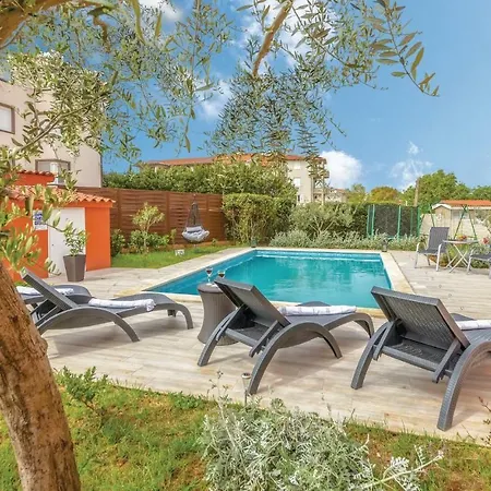 2 Bedroom Gorgeous In Apartment Liznjan