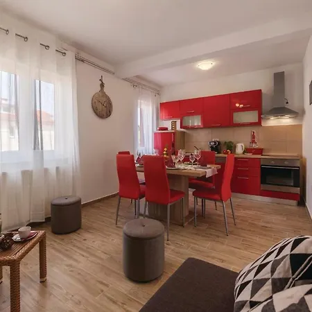 2 Bedroom Gorgeous In Liznjan